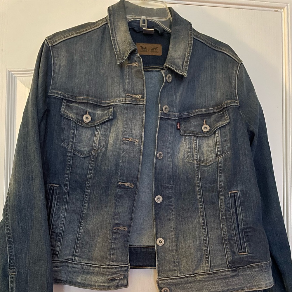 Levi’s Denim Jacket - Picture 11 of 12
